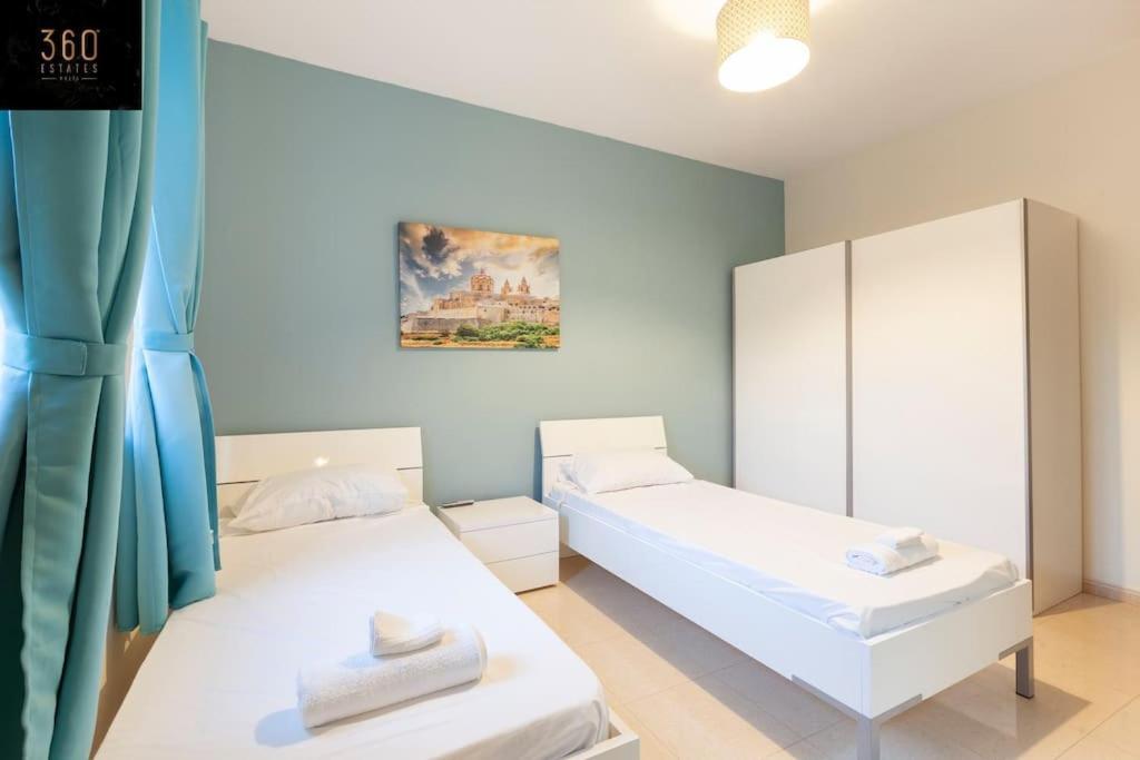 Beautiful, Typical Maltese 4Br Home With Roof Top By 360 Estates Sliema Buitenkant foto