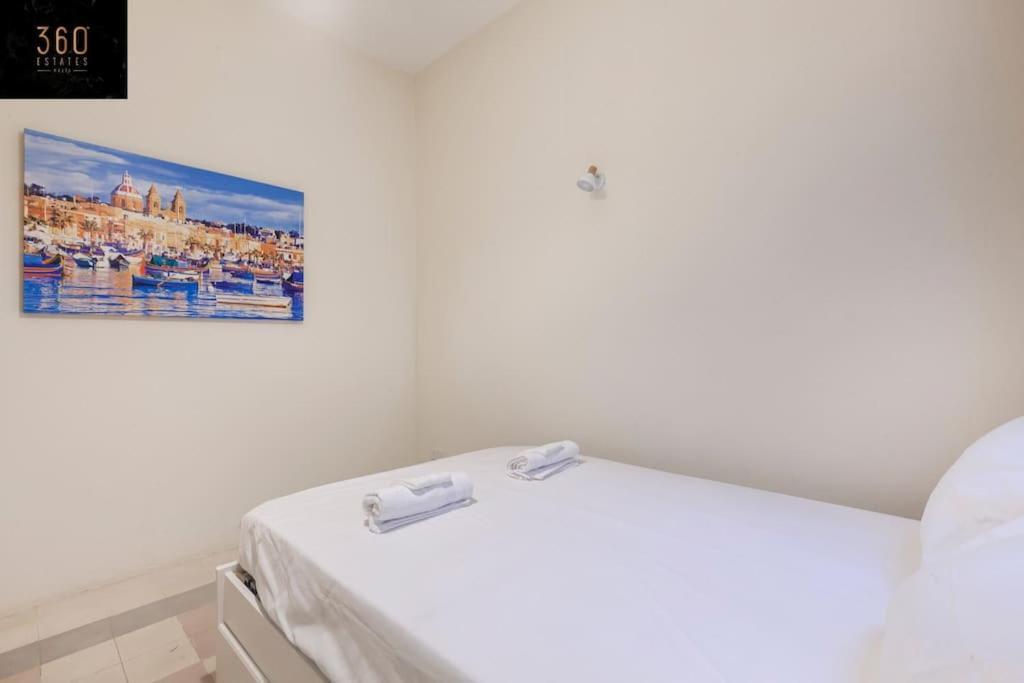 Beautiful, Typical Maltese 4Br Home With Roof Top By 360 Estates Sliema Buitenkant foto