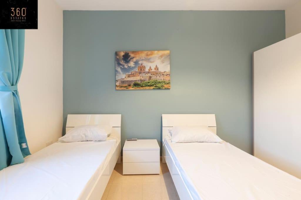 Beautiful, Typical Maltese 4Br Home With Roof Top By 360 Estates Sliema Buitenkant foto