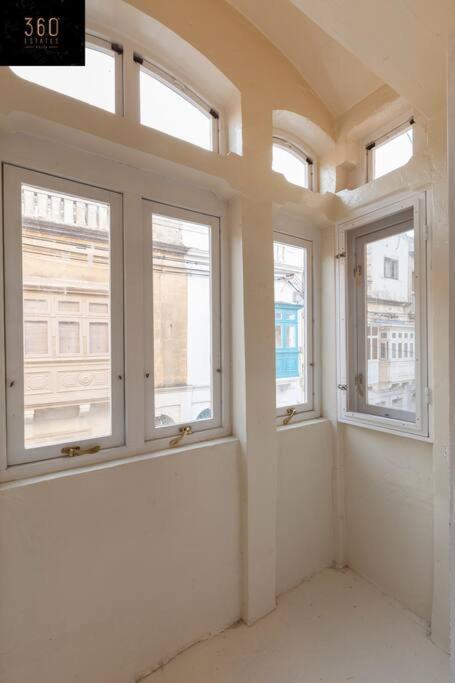 Beautiful, Typical Maltese 4Br Home With Roof Top By 360 Estates Sliema Buitenkant foto