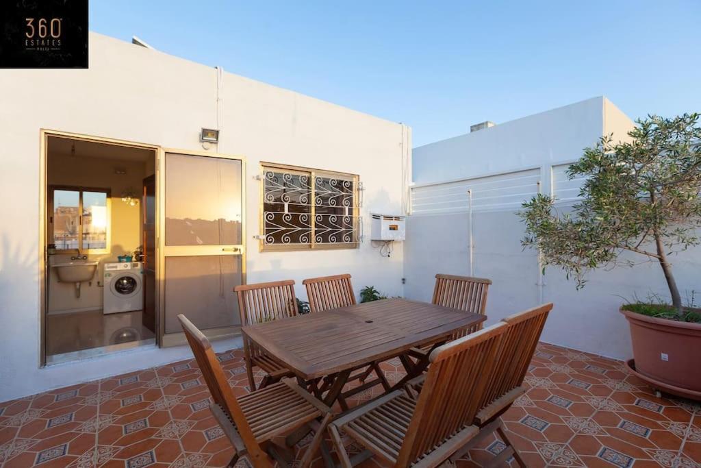 Beautiful, Typical Maltese 4Br Home With Roof Top By 360 Estates Sliema Buitenkant foto