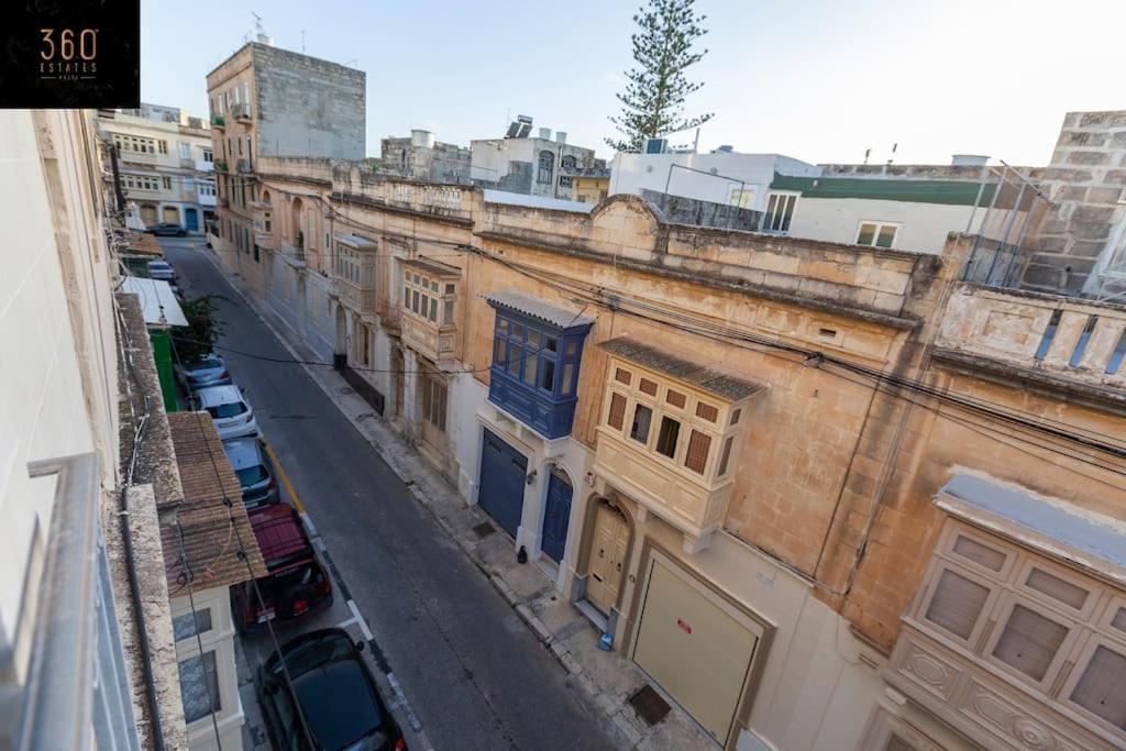Beautiful, Typical Maltese 4Br Home With Roof Top By 360 Estates Sliema Buitenkant foto