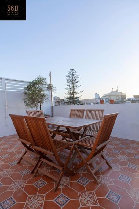 Beautiful, Typical Maltese 4Br Home With Roof Top By 360 Estates Sliema Buitenkant foto